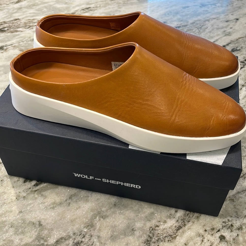 Wolf and Shepherd Cruise Mule. Ladies Size 9. Color:  Honey Leather White Sole.